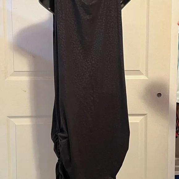 Black Sheath Mini Dress with Crew Neck - Picture 3 of 6